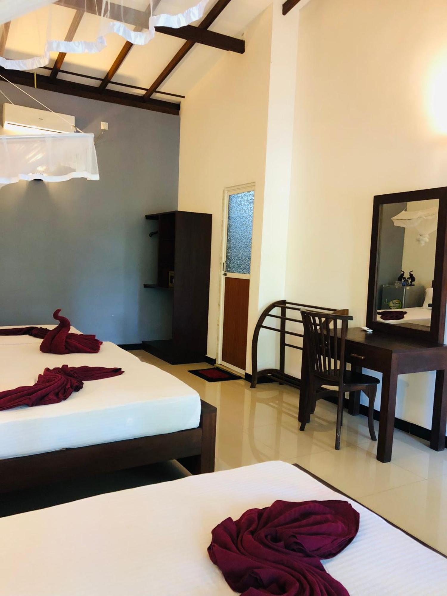 Tinara River Inn, Weligama Zewnętrze zdjęcie